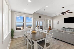 Dining - Book Fall Stays Now! Hot Tub! Pet Friendly! Beach Front! (Port St. Joe)