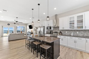 Fridge, oven, stovetop, dishwasher - Book Fall Stays Now! Hot Tub! Pet Friendly! Beach Front! (Port St. Joe)