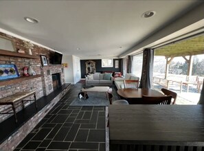 Interior - Spacious and cozy 1-bedroom with beautiful views (Flemington)