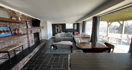 Spacious and cozy 1-bedroom with beautiful views