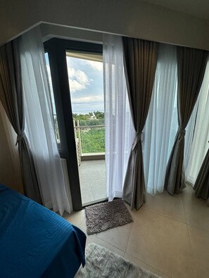 1 bedroom, in-room safe, iron/ironing board, free WiFi - 7N-D Tambuli Beach Staycation (Lapu-Lapu City)