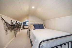 4 habitaciones, tabla de planchar con plancha, wifi y ropa de cama 