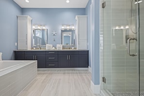 Towels - Luxurious Gulf-front property with panoramic views and a private pool! (Gulf Shores)