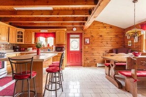 冰箱、微波炉、烤箱、炉灶