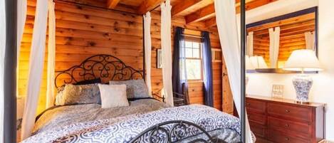 3 dormitorios, escritorio, tabla de planchar con plancha y cuna de viaje