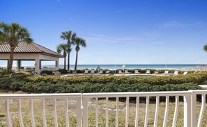 Property grounds - Coral Reef #105 2 br/2ba condo on the ground level with direct pool access! (Panama City Beach)