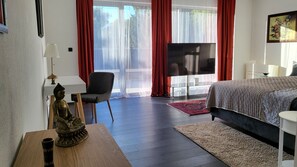 2 soverom, safe på rommet, skrivebord og strykejern/-brett