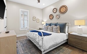 3 soverom, strykejern/-brett, wi-fi og sengetøy