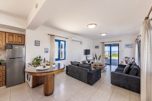 3 Bedroom Villa with Sea View and Private Swimming Pool | Ruang tamu
