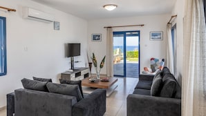 3 Bedroom Villa with Sea View and Private Swimming Pool | 거실