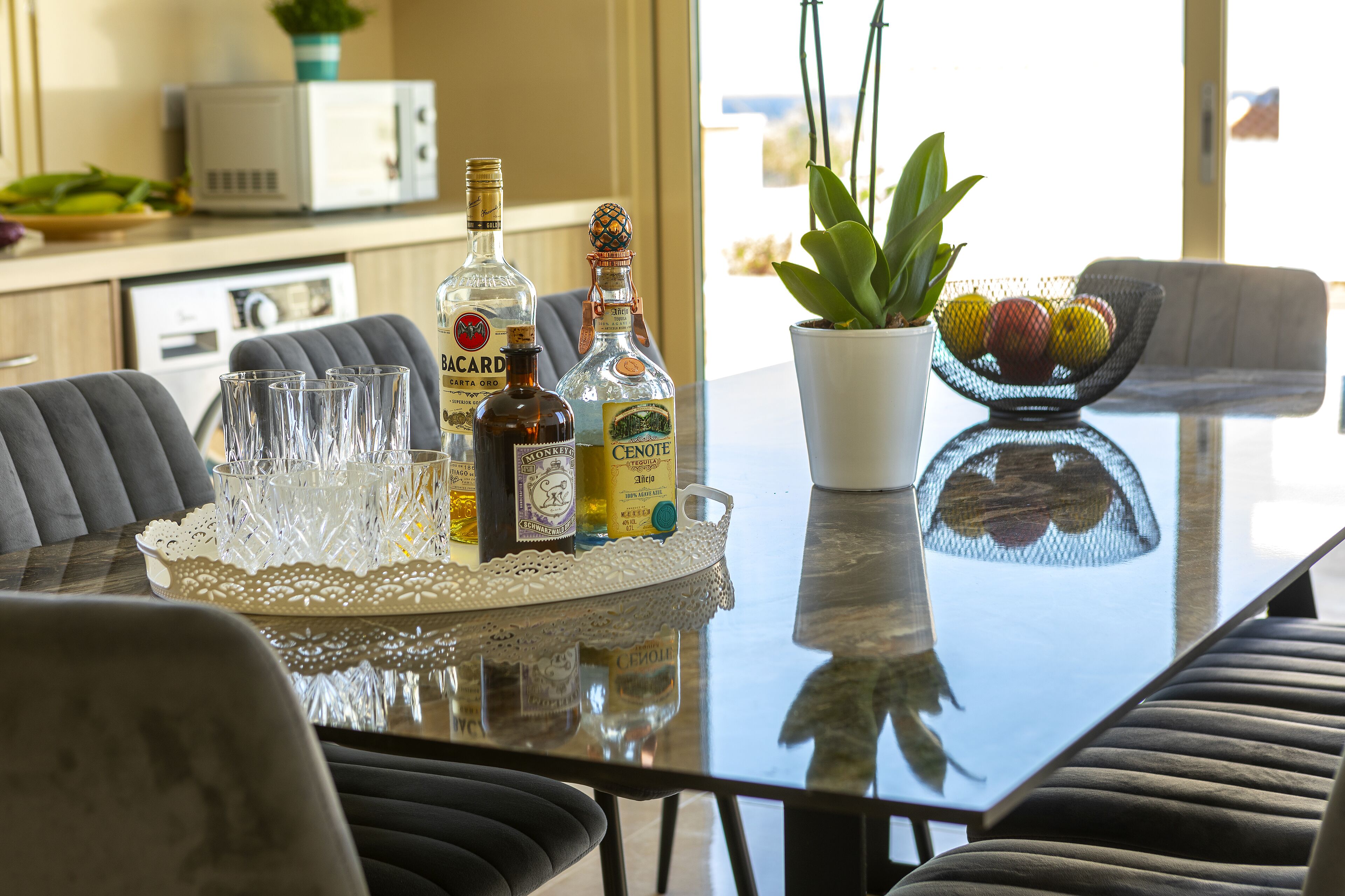 4 Bedroom Villa with Private Swimming Pool | Dapur pribadi | Lemari es besar, microwave, oven, dan kompor