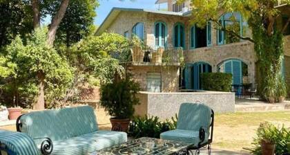 Elegant 1 Bedroom Apartment Near Kookus 2