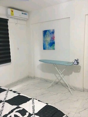 Interior - Ajay residence (Tema)