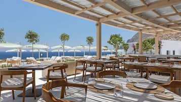2 restauranter, der serverer morgenmad, frokost, aftensmad og brunch