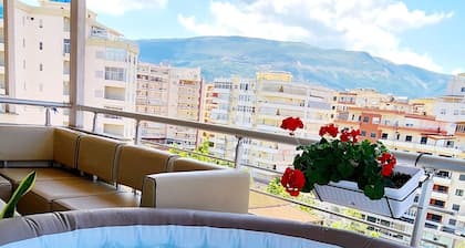 Stylish romantic penthouse w/hot tub-5 min walk from beach family-friendly