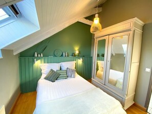 1 slaapkamer, een strijkplank/strijkijzer, reisbedje, wifi