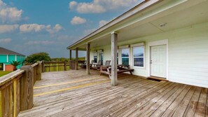 屋外ダイニングエリア