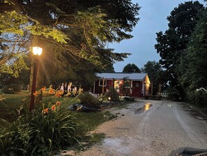 Exterior - Cardinal Landing – Private Luxury Getaway with Sauna, Cold Plunge & Nature (Southampton)