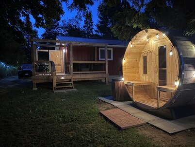 Cardinal Landing – Private Luxury Getaway with Sauna, Cold Plunge & Nature