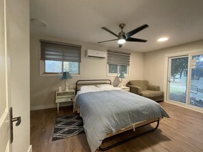 2 soverom, skrivebord, strykejern/-brett og wi-fi