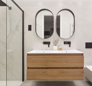 Shower, towels