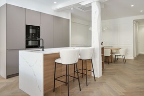 Fridge, microwave, oven, dishwasher