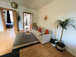 Familienapartment, 2 Schlafzimmer, Nichtraucher, Küche | Wohnbereich