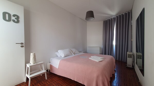 Free WiFi, bed sheets