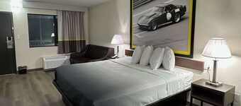 슈퍼 8 바이 윈덤 카나폴리스