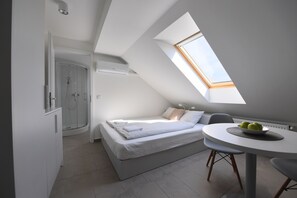 Departamento estándar, 1 cama matrimonial | Wifi gratis y ropa de cama