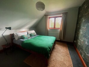 4 Schlafzimmer, individuell dekoriert, individuell eingerichtet