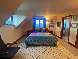 4 quartos, individualmente decorados, individualmente mobiliados