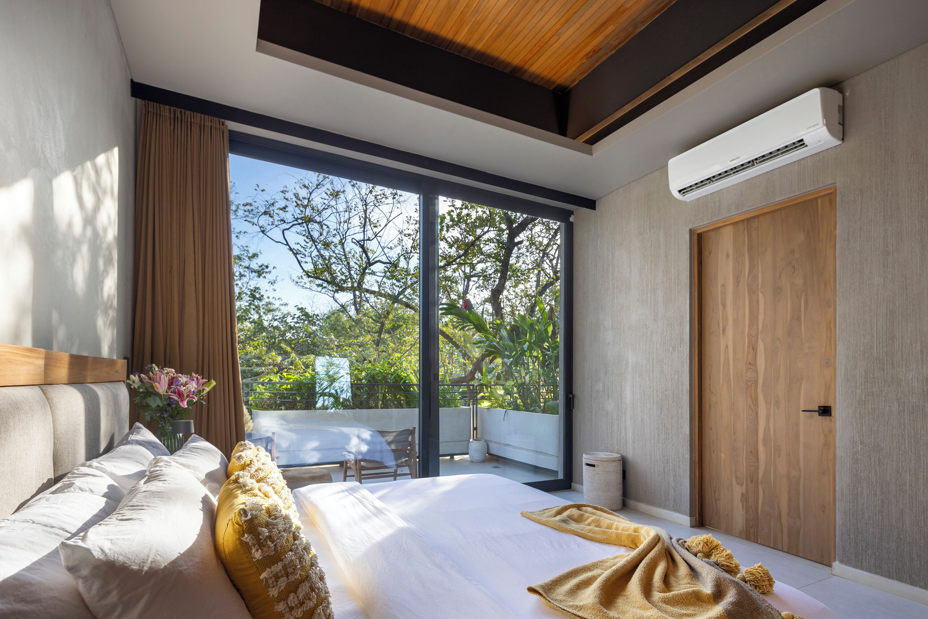 Ropa de cama de alta calidad, cubrecamas y colchones con pillow-top 