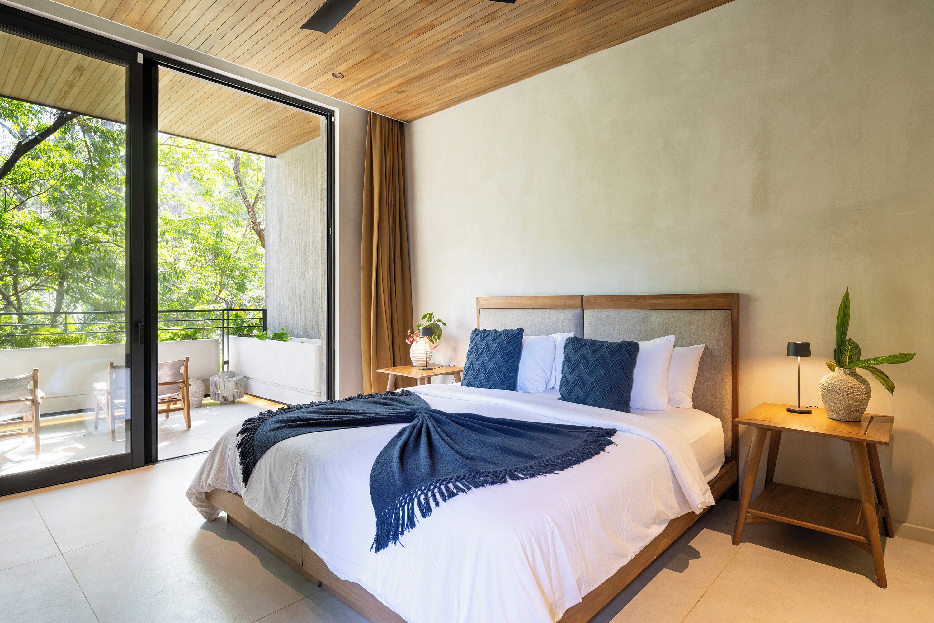 Ropa de cama de alta calidad, cubrecamas y colchones con pillow-top 