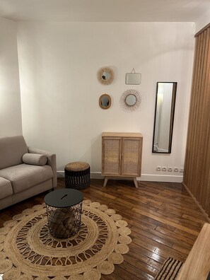 Interior - Charming Parisen Studio (Paris)