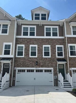 Exterior - Luxurious Townhouse 2 miles from Ocean City (Berlin)