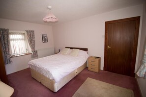 Hus | 3 soverom, strykejern/-brett, wi-fi (inkludert) og sengetøy