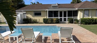 Breezy 3-bedroom beachside villa in serene Nevis with AC, WiFi