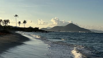 Liegestühle, Strandtücher