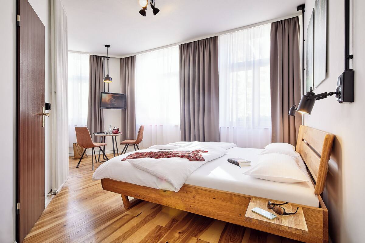 Double Room | WiFi (free), bed sheets