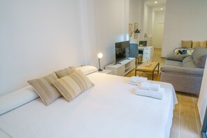 Iron/ironing board, free WiFi, bed sheets