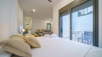 Iron/ironing board, free WiFi, bed sheets