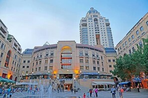 Point of interest - Feels Like Home 3 Sandton (Sandton)