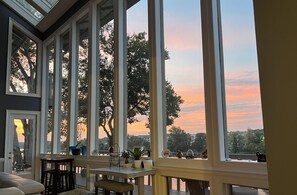 Interior - Gorgeous Savannah River Front House (Augusta)