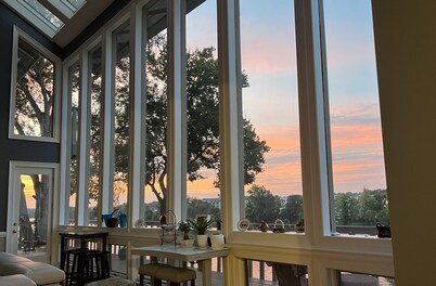 Gorgeous Savannah River Front House