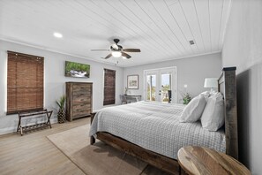 5 bedrooms, iron/ironing board, free WiFi, bed sheets - Nothing beats Sunsets at the Lake! (SEVIERVILLE)