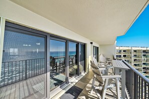 Terrace/patio - Beachfront at Commodore PCB | 13th Floor Gulf Views | Free Beach Chairs (Panama City Beach)