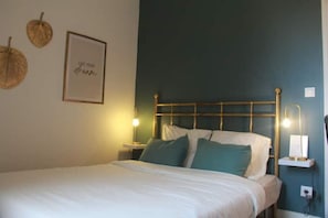 1 chambre, fer et planche à repasser, Wi-Fi gratuit, draps fournis
