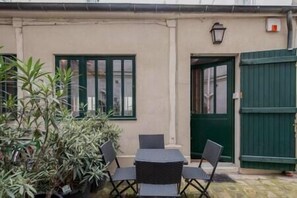 Outdoor dining - Paris 9ème - Superbe Loft Avec Terrasse Privative (Paris)