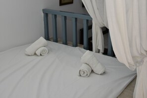 Iron/ironing board, free WiFi